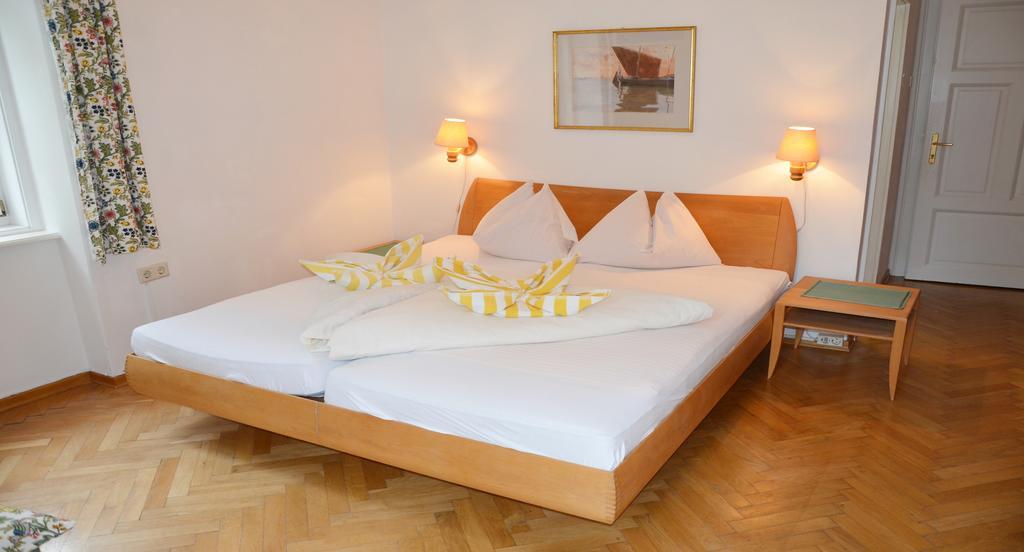 Hotel Seehof Maria Woerth Exterior photo